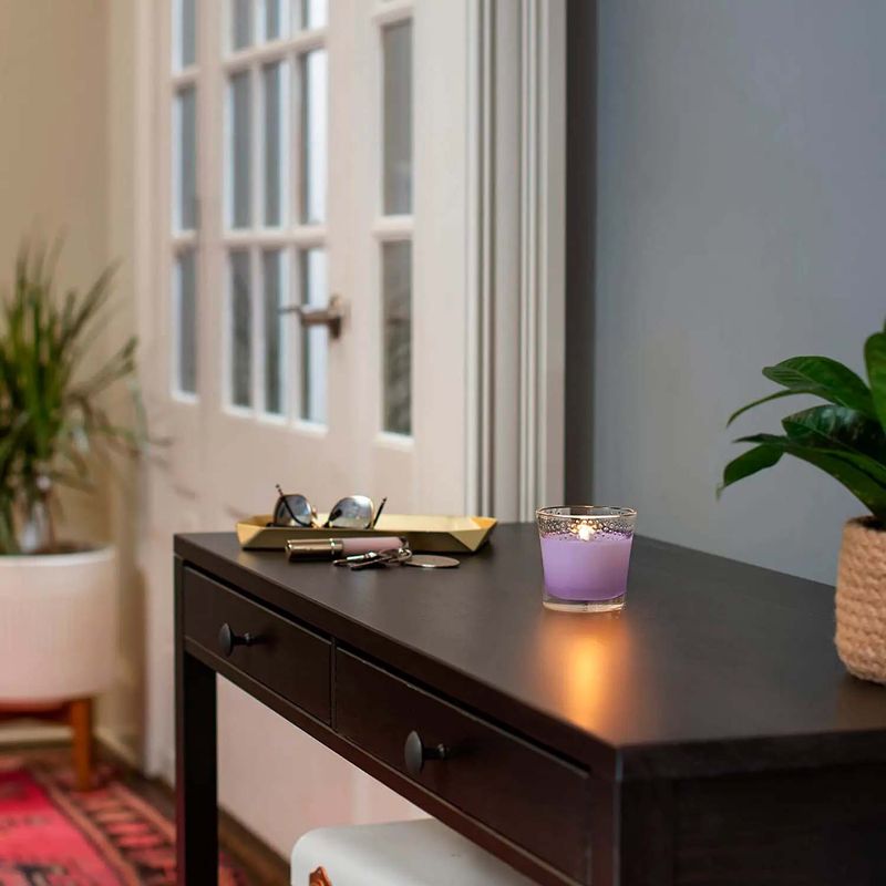 Ambiental-tipo-vela-con-agradable-aroma-a-lavanda-y-aloe-de-96-g