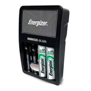 Cargador de pilas con indicador de estado de carga. Perfecto para cargar 2 o 4 pilas AA y AAA RECARGABLES - ENERGIZER