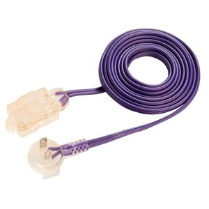Extensión Eléctrica con 3 tomas, con configuracion NEMA 1-15 para su plug macho y hembra, esta está provista con un plug a 90° - CORDS
