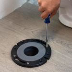 Brida-flexible-alargada-para-sanitario-de-PVC-semi-rigido-de-4-pulgadas.-Corrige-desfasamientos-de-hasta-5-cm