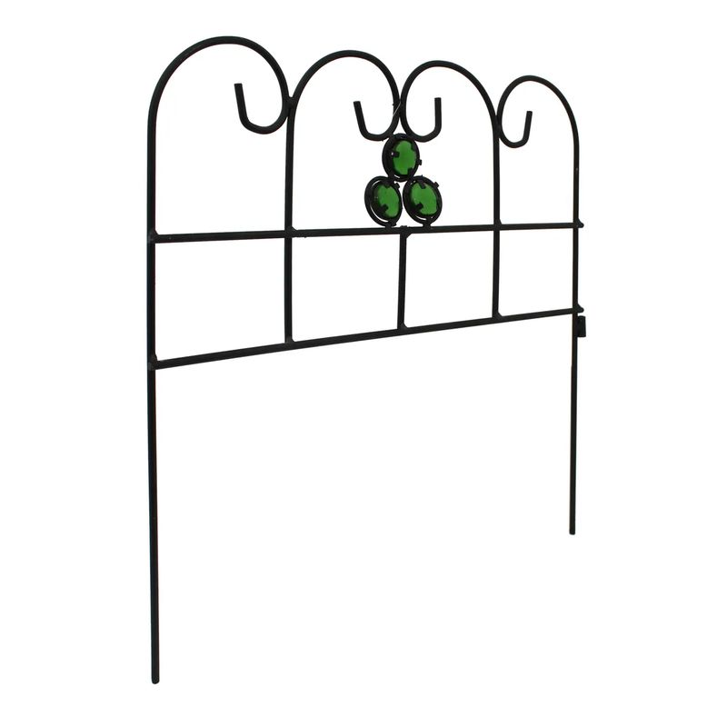 Cerca-para-jardin-decorativa-metalica-de-47-x-45-cm-dispuesta-para-ser-plantada-en-tierra-o-en-pasto-con-gancho-lateral