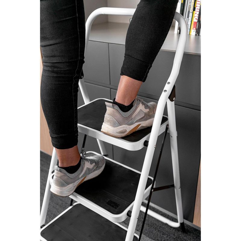 Escalera-Tubular-3-Peldanios-Plegable-150-Kg
