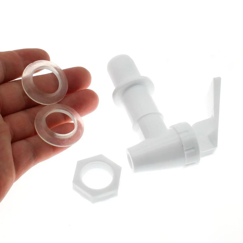 Llave-de-repuesto-plastica-de-8-x-7-cm-con-manija-de-liberacion-de-agua-y-empaques-plasticos-antigoteo.