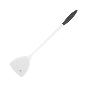 Matamoscas fabricado con plástico resistente, color blanco y tiene un mango de caucho negro y un diseño de corte de una mosca - WRT