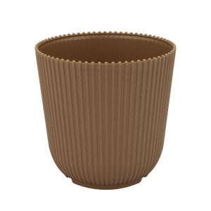 Maceta redonda pequeña de 11.5 cm de diámetro con diseño de líneas verticales de alto relieve. - K HOME