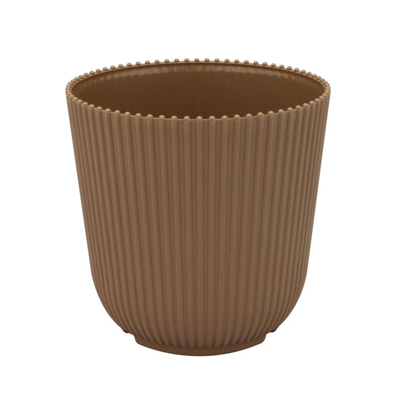 Maceta-redonda-pequeña-de-11.5-cm-de-diametro-con-diseño-de-lineas-verticales-de-alto-relieve.-Cafe-K-HOME