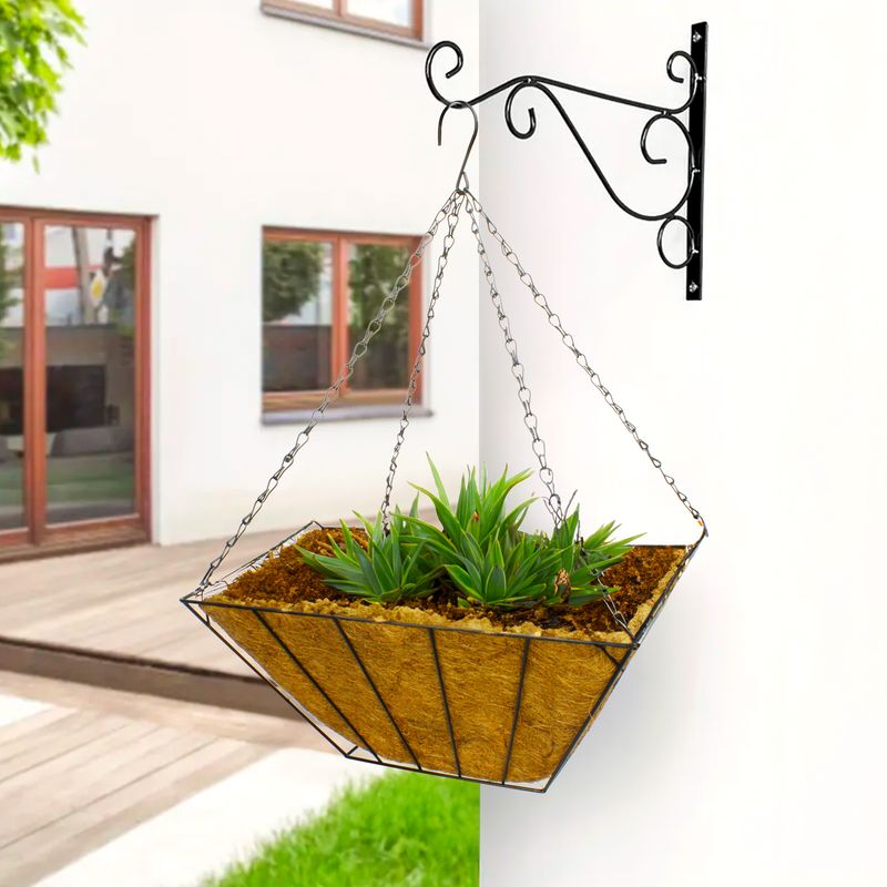 Maceta-colgante-metalica-cuadrada--con-nido-interno-a-base-de-fibras-de-coco.-Ideal-para-retencion-de-agua-y-humedad.-Cafe-con-negro-K-HOME