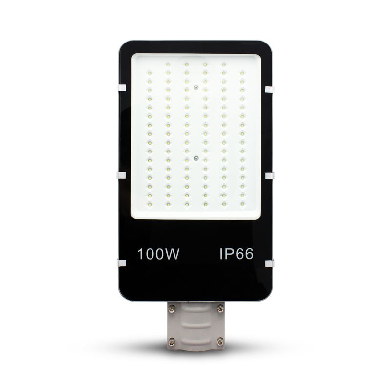 Luminaria-LED-de-alumbrado-publico-SUPER-SLIM-resistente-a-la-intemperie.-Ilumina-todo-tipo-de-espacios-abiertos.-Kit-de-instalacion-K-PRO