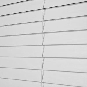 Persiana de 160 x 180 cm con paneles de PVC sobrepuestos. - K HOME