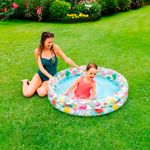 Piscina-inflable-con-diseño-VERANIEGO.-Fabricada-en-plastico-reforzado-con-2-anillos.-Resiste-2-personas.