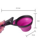 Recogedor-de-comida-para-mascotas-con-estructura-de-plastico-y-base-colapsable-de-silicona.-Incluye-un-clip-para-bolsas.