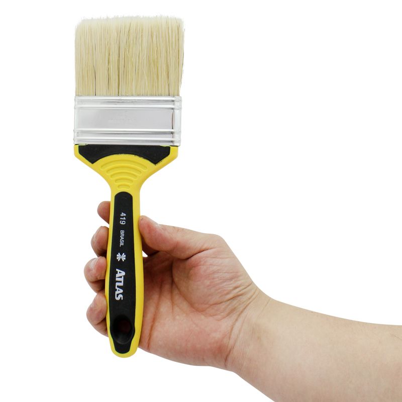 Brocha-de-3-pulgadas-con-mango-plastico-antideslizante.-Ideal-para-aplicar-barniz-vitrificador-e-impregnante.