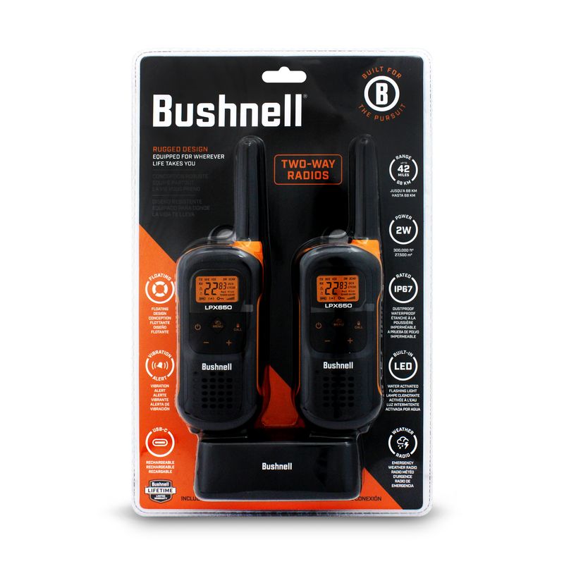 Juego-de-2-radios-WALKIE-TALKIE-de-dos-vias-de-42-millas--68-km--y-70-canales.-Incluye-base-y-6-baterias-recargables.