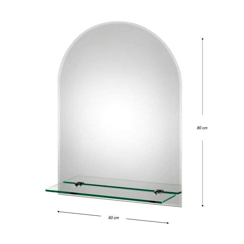 Espejo-de-baño-rectangular-sin-marcos-perfilado.-Incluye-una-base-de-vidrio-con-soportes-cromados.