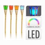 Antorcha-LED-de-jardin-de-bamboo--con-vela-de-citronela-que-al-encender-su-mecha-activa-el-dispositivo-LED-de-colores.