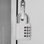 Candado-de-combinacion-de-40-mm-con-cuerpo-metalico-de-4-combinaciones.-Permite-hasta-10000-PALABRAS-posibles.