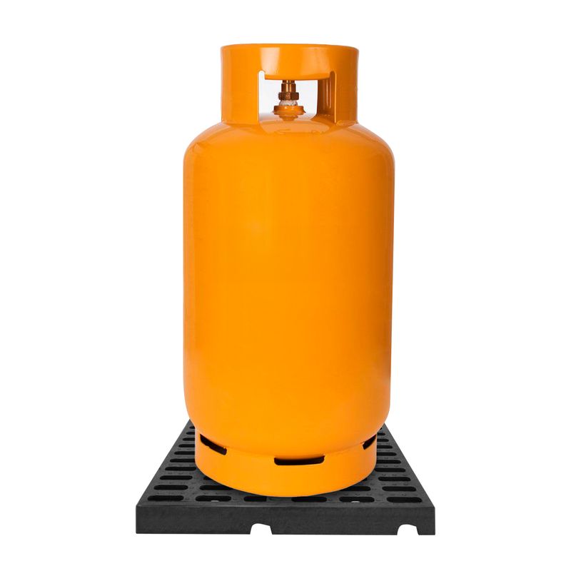 Protector-de-piso-para-tanque-de-GAS-fabricado-a-base-de-polietileno-rigido-resistente-hasta-750-kg-de-carga.