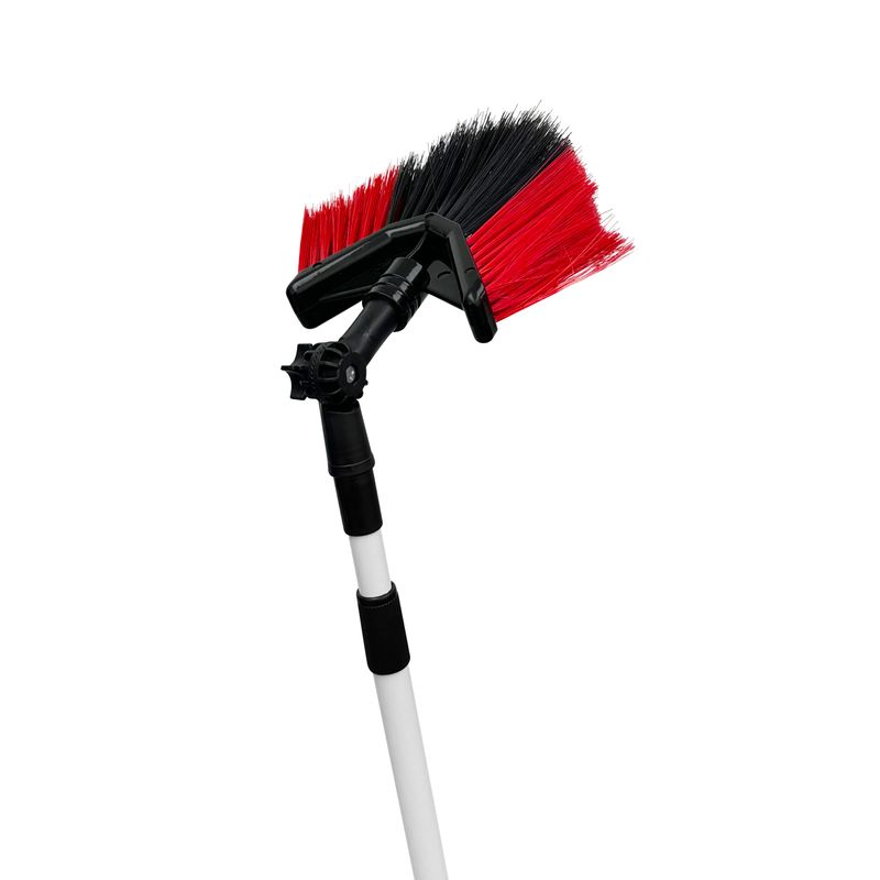 Escoba-telescopica-con-cabezal-en-forma-de-V-de-22-cm-inclinable-hasta-220.-Remueve-suciedades-en-lugares-dificiles.