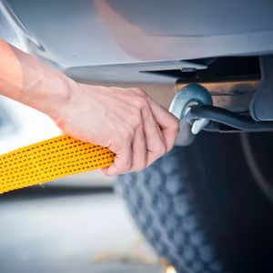 Correa para remolcar elástica de 5 cm de grosor x 4 metros de largo. - GOODYEAR