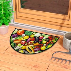 Alfombra de entrada tipo medialuna afelpada de diseño ORGÁNICO DE VEGETALES. - KENNEDY