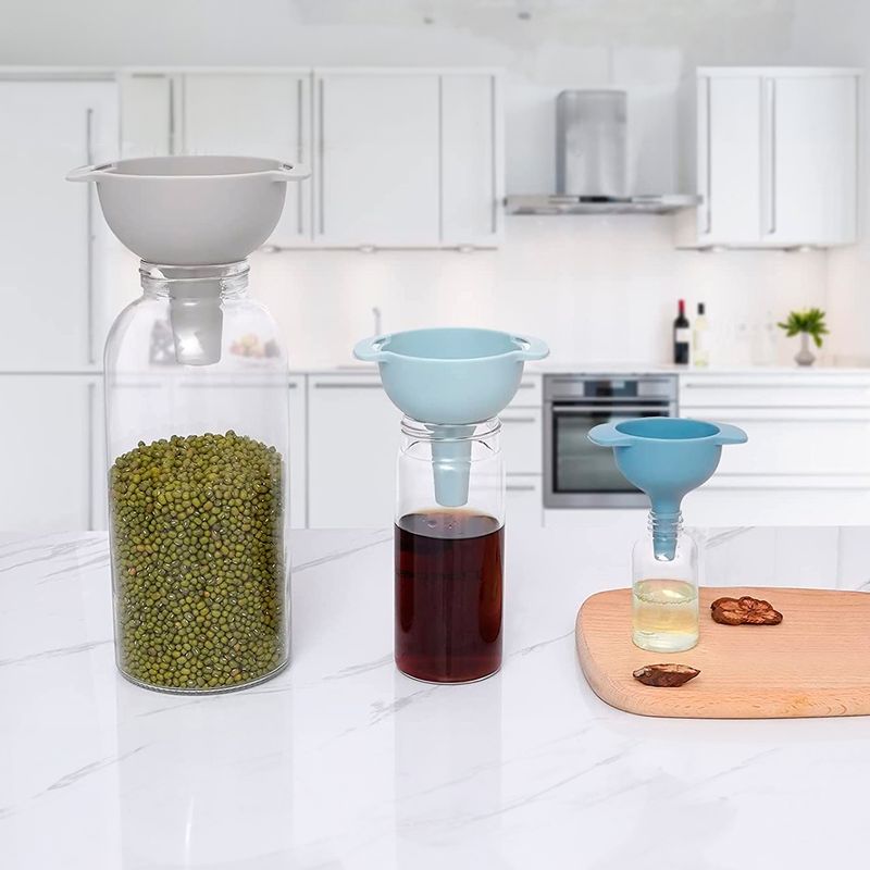Set-de-mini-embudos-plasticos-con-colador-extraible-de-facil-limpieza.-Ideales-para-cocina--pack-x-3.