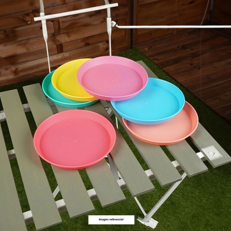 Set-de-platos-de-23-cm-fabricados-en-plastico-polipropileno.