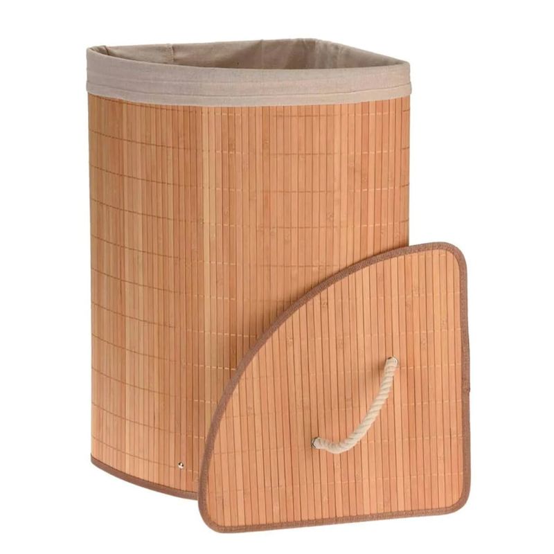 Cesto-para-ropa-esquinero-tipo-torre-con-estructura-a-base-de-bambu.