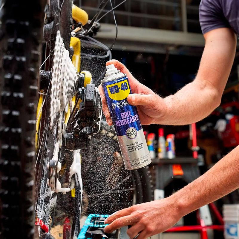 Aceite-Multiuso-La-accion-espumosa-del-desengrasante-para-bicicletas-se-adhiere-a-la-cadena-los-engranajes-para-penetrar-profundamente-y-eliminar-la-grasa-y-la-suciedad-rebeldes-de-todas-las-partes-moviles.