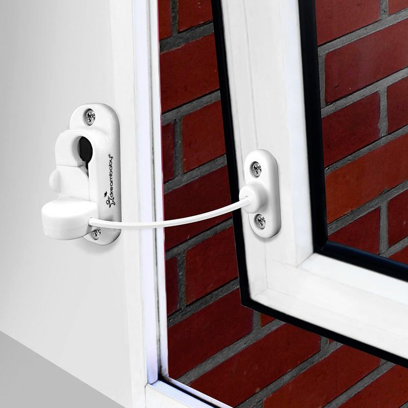 Limitador-de-ventanas-con-seguro-metalico-extensible-de-hasta-10-cm.
