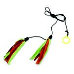 Juguete-para-gato-de-diseño-colgante-con-cintas-elasticas-de-colores.