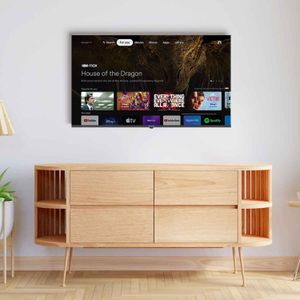 Televisor de 43" TIKJUHD. Google Tv, Conexión con dispositivos inalámbricos, Comando de voz, Chromecast integrado - INDURAMA