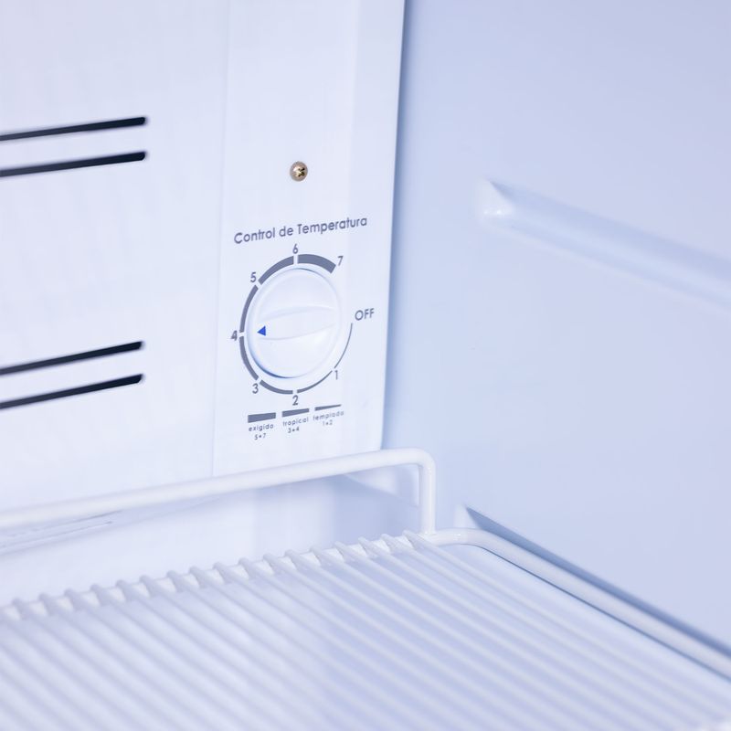 Vitrina-refrigeradora-con-puerta-de-vidrio-de-270-litros-y-control-de-temperatura-VFV-400