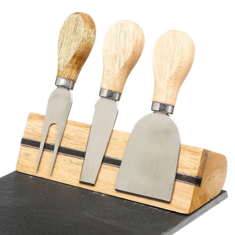 Tabla-para-queso-tipo-pizarra-con-3-utensilios-de-diferente-diseño.