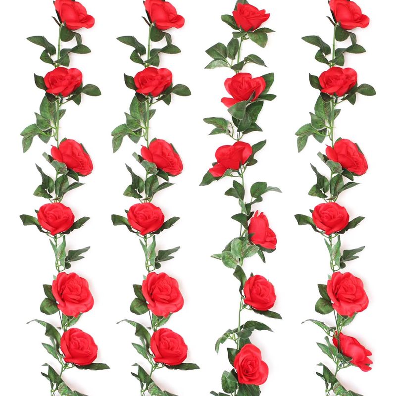 Rama-artificial-verde-claro-y-hojas-verdes-oscuras-con-flores-rojas.