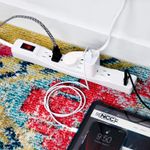 Regleta-con-6-salidas-aterrizadas---2-puertos-USB-de-carga-de-2.1-Amp.