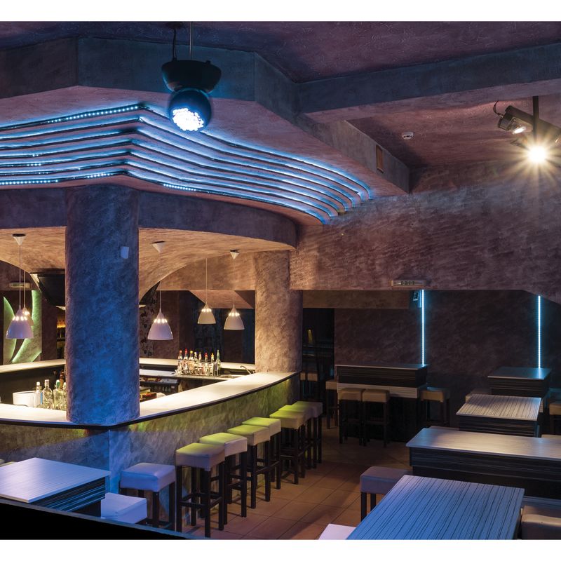 Cinta-LED-RGB-de-5-mts-de-40-W-para-interiores-y-exteriores.