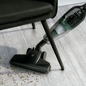 Aspiradora vertical POWERSPEED. STK12 1000W 2 en 1 negro. - ELECTROLUX