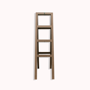 Escalera decorativa para una solución elegante y funcional de exhibición. - FALUM