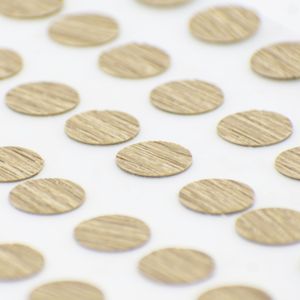 Tapa Adhesiva Bardolino diseñada para cubrir y disimular los orificios o cabezas de tornillos en tableros de madera - TAPFAST