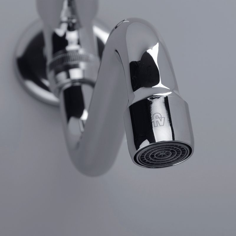 Llave-de-Pared-con-Pico-Bajo-para-Cocina-Linea-Treviso