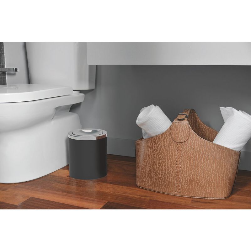 Basurero-UTIL-de-acero-inoxidable-con-tapa-basculante-de-5-lt-negro.