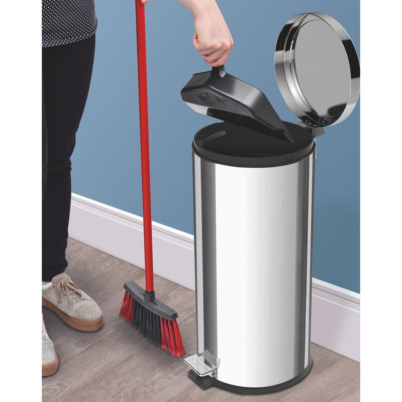 Basurero-de-acero-inoxidable-de-30-lt-con-pedal.