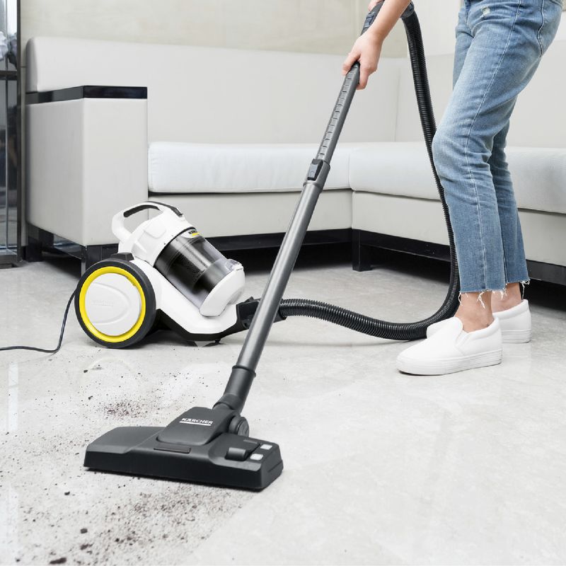 Aspiradora-VC3-de-800W-multiciclonica-con-deposito-transparente-y-lavable.