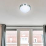 Plafon-con-case-de-acabado-cromado-y-cristal-de-25-cm-de-1-luz-con-boquilla-E27