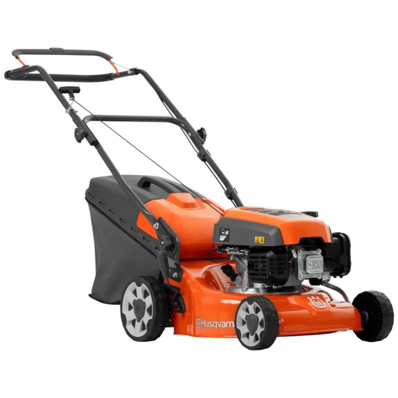 Cortacesped-15.75P-de-26-HP-de-123-CC-con-recolector-de-hojas.