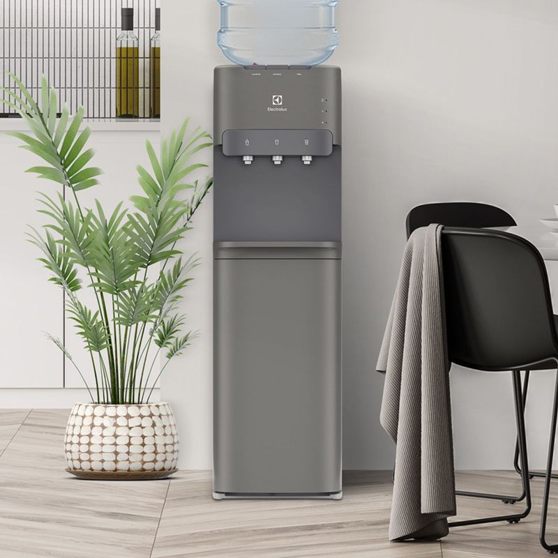Dispensador-de-agua-Cromo-Pure-Sense-ES11SR-tipo-gabinete-con-compartimentos-inferiores.