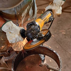 Amoladora angular de 7" de 1.800W BRUSHLESS de 8000 RPM DWE43840CN con KICKBACK BRAKE. - DEWALT