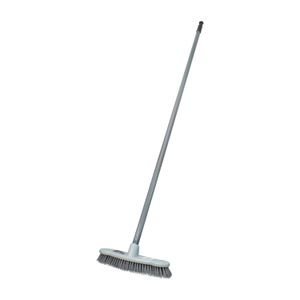 Cepillo tipo escoba con cabezal roscado de 45º y cerdas extra fuertes para restregado de todo tipo de pisos - FREE HOME BASICS