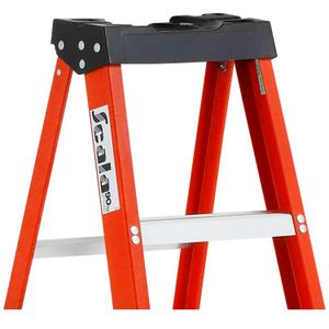 Escalera T3 Pie de Gallo de Fibra de Vidrio de 1.82 mt que soporta hasta 90 kg. - SCALA
