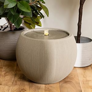 Fuente decorativa para jardín acanalada color beige de 53 x 41 cm - K HOME